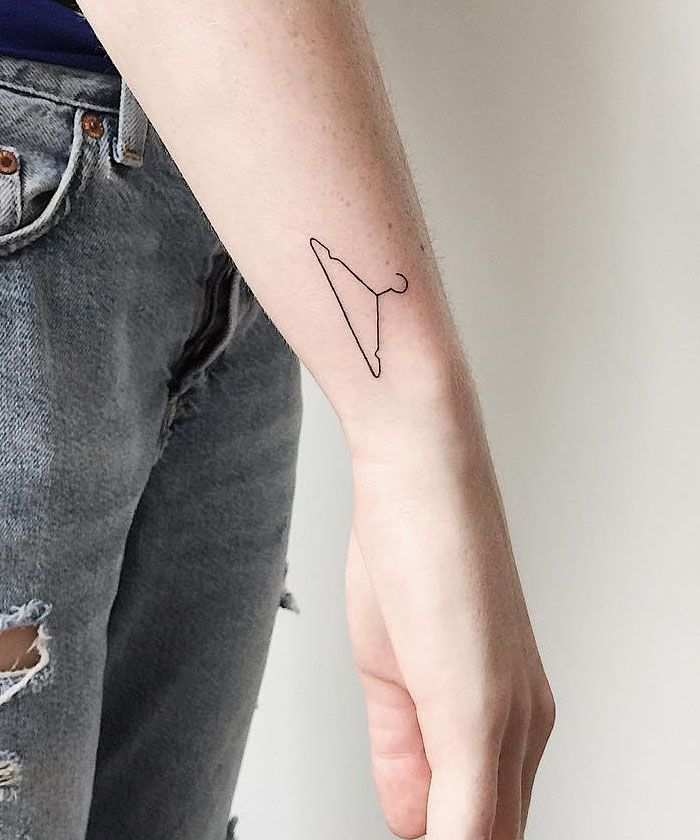 30 Elegant Hanger Tattoos to Inspire You