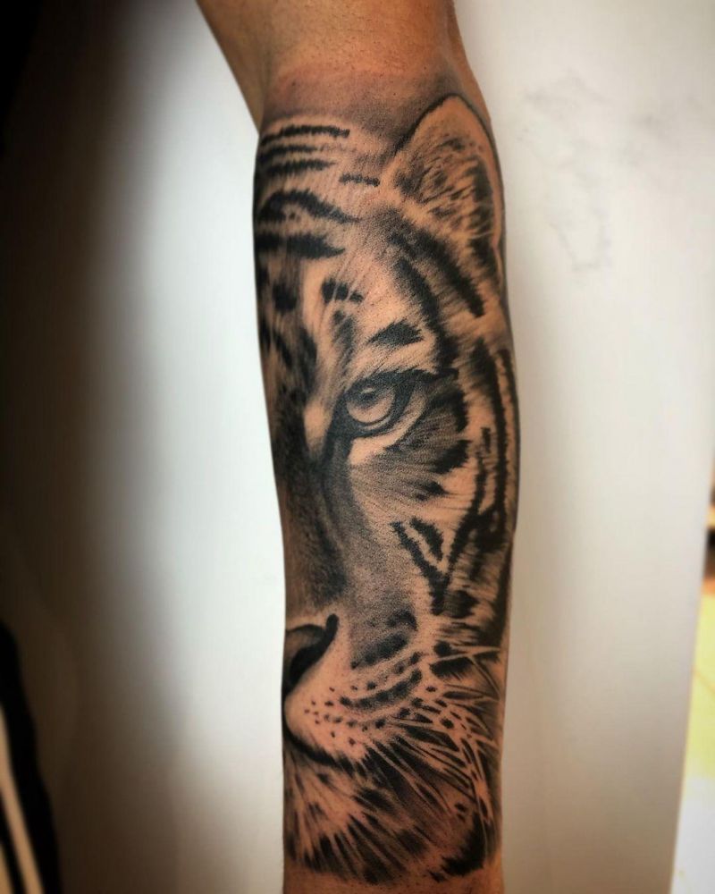 30 Perfect Half Tiger Tattoos You Can Copy