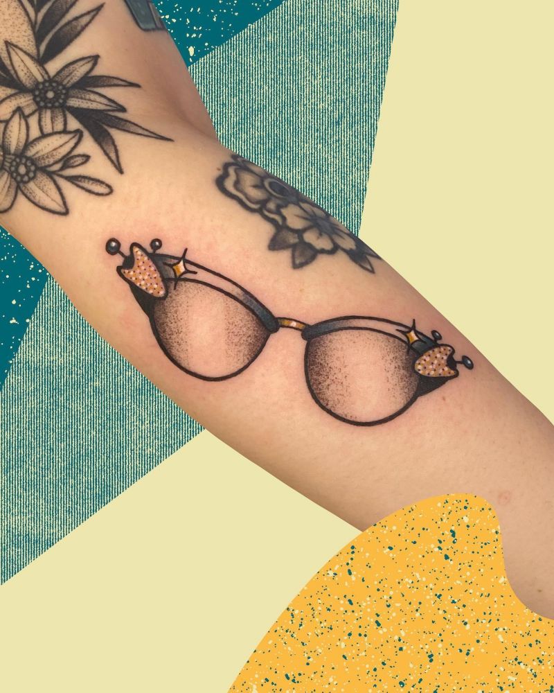 30 Elegant Glasses Tattoos Make You Attractive