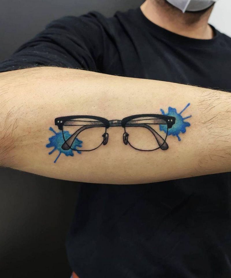 30 Elegant Glasses Tattoos Make You Attractive