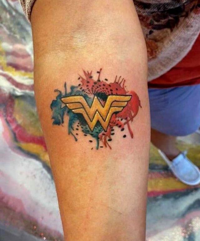 20 Classy Wonder Woman Tattoos You Must Love