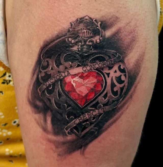 20 Unique Locket Tattoos for Your Inspiration