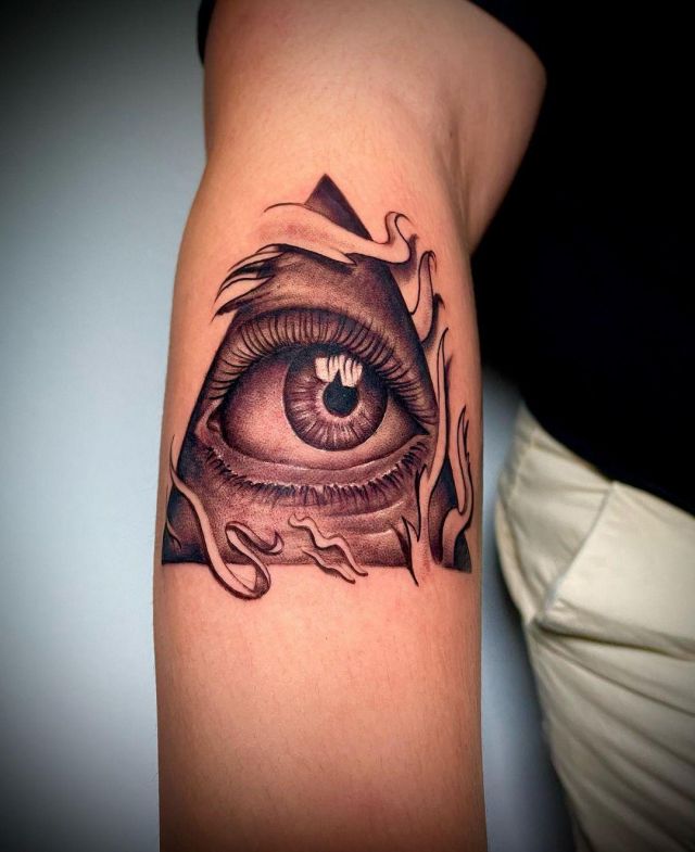 20 Pretty All-Seeing Eye Tattoos Make You Charming