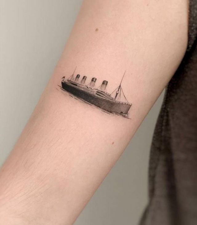 20 Delicate Titanic Tattoos Make You Charming