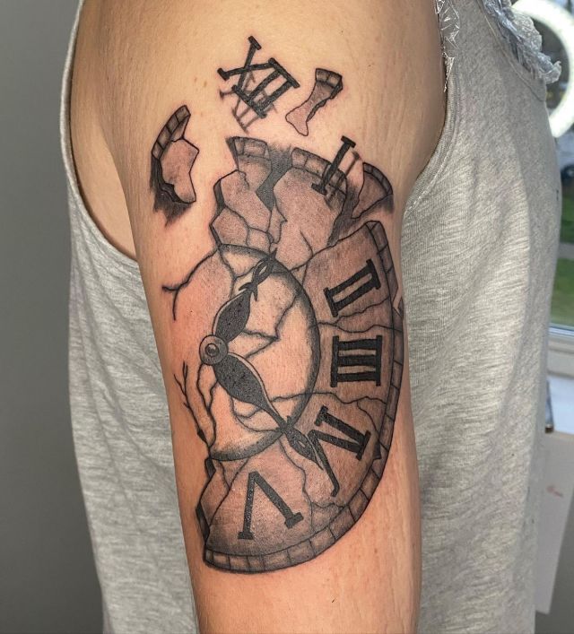 20 Awesome Broken Clock Tattoos You Can Copy