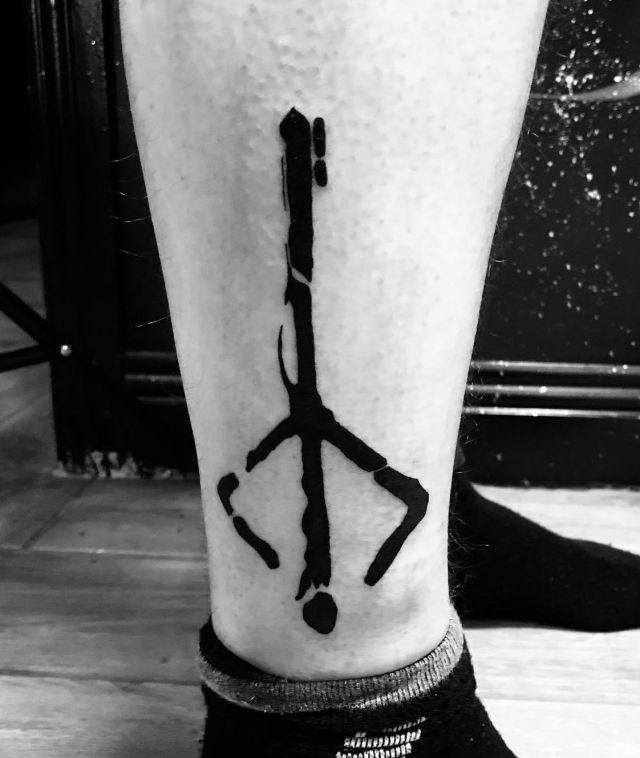 Black Bloodborne Tattoo on Leg