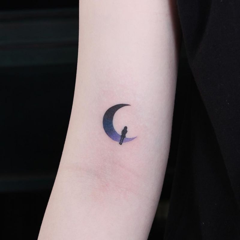 38 Elegant Moon Tattoo Designs For Women 2022 | Xuzinuo | Page 36