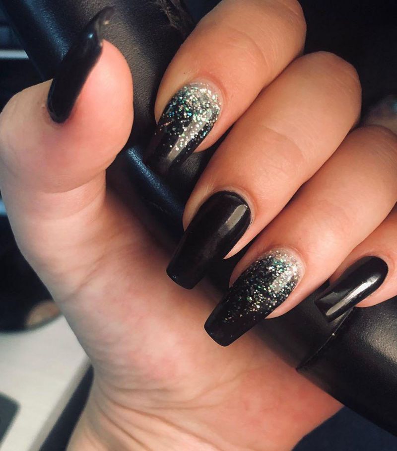 51 Pretty Black Nails with Glitter You’ll Love | Xuzinuo | Page 21